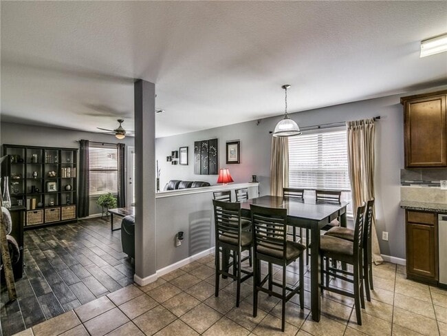 Photo - 2008 Abbey Rd