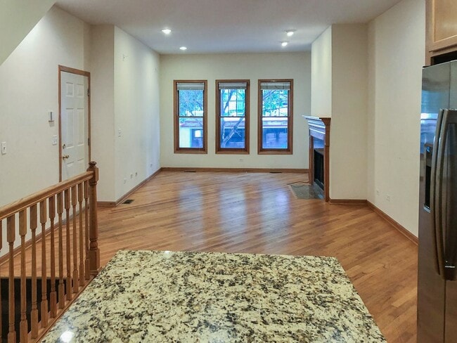 Photo - 1321 W Belmont Ave Apartments Unit 1