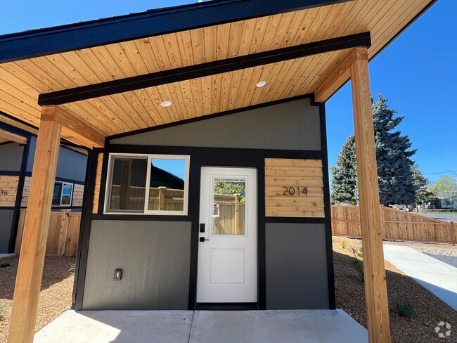 Building Photo - Enjoy minimalist living with maximum comfo... Rental