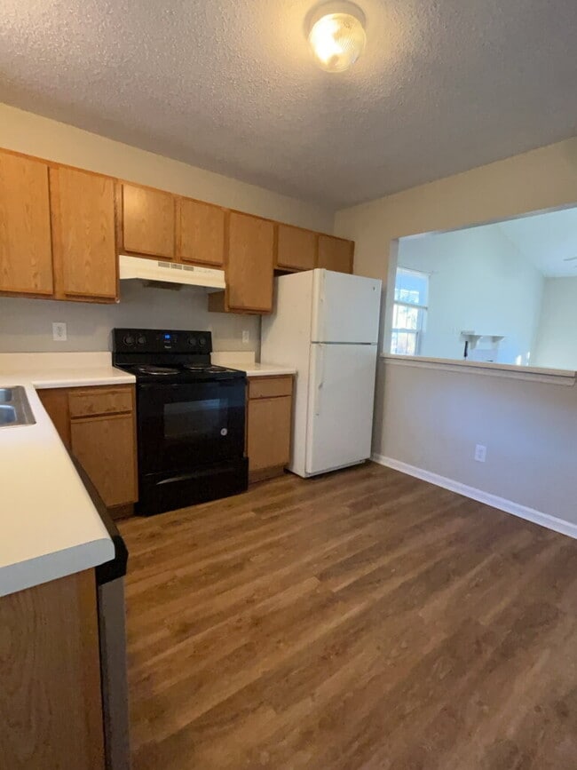 Photo - Two Bedroom Two Full Bathroom End Unit Townhome located in Indian Wells!