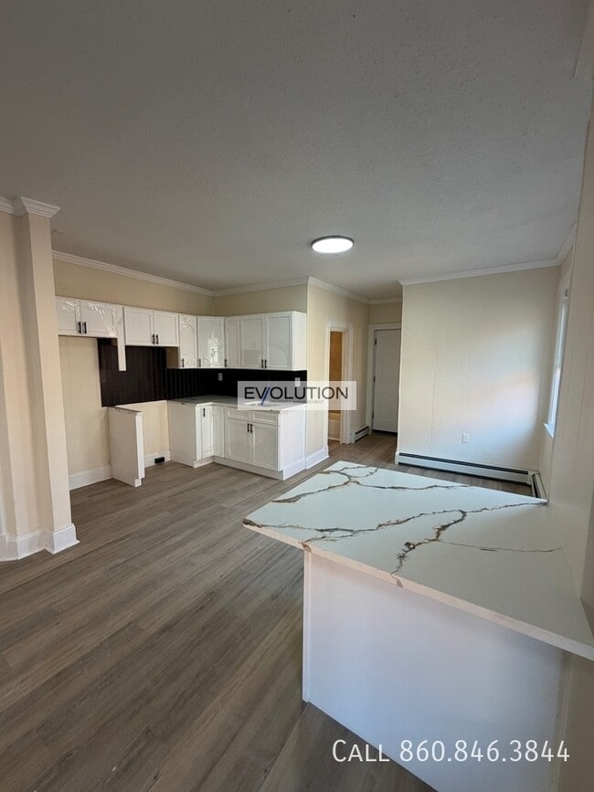 906-908-908 Park St Unit 3E