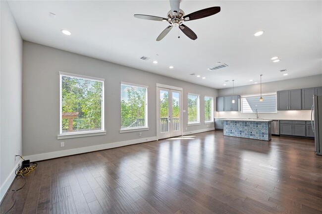 Photo - 6015 Yale Garden Ln Casa