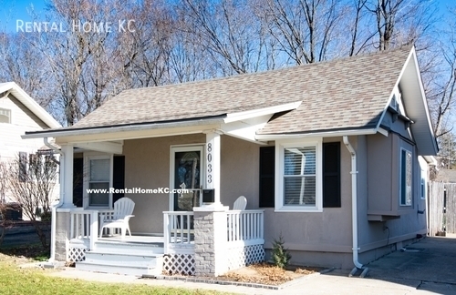 Adorable Downtown Overland Park bungalow #... - Adorable Downtown Overland Park bungalow #... House