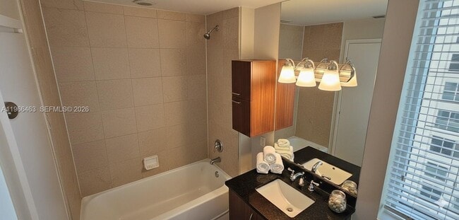 Photo - 300 S Biscayne Blvd Unit T-1711