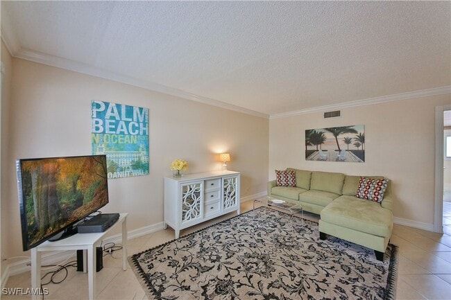 Photo - 1100 Gulf Shore Blvd N Unidad 207