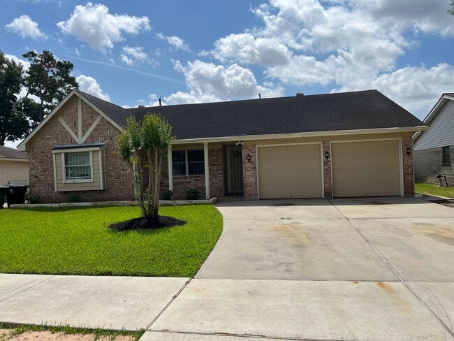 Building Photo - 12015 Sea Shore Dr