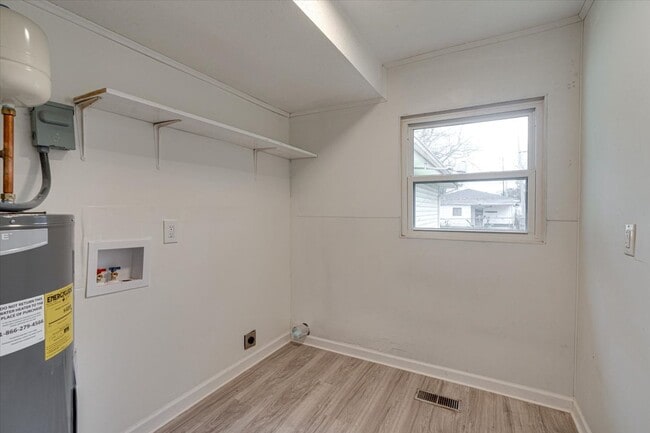 Photo - 2000 Milne St