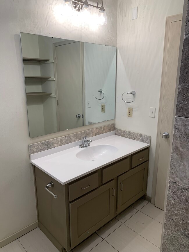 Photo - 518 SE Lee Haven Dr