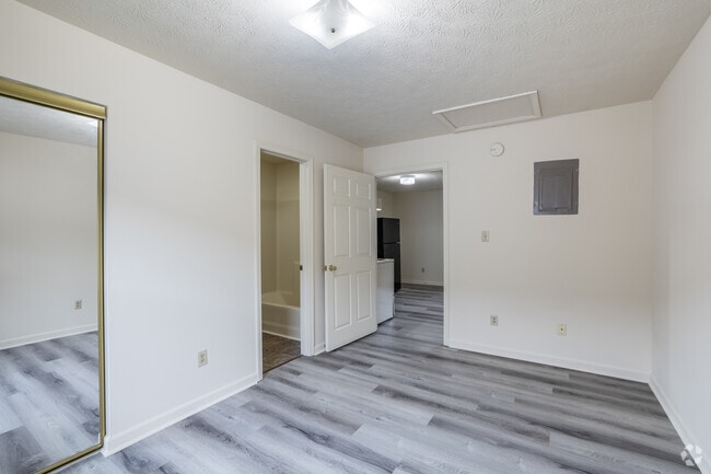 1BR, 1BA - 425SF - Bedroom