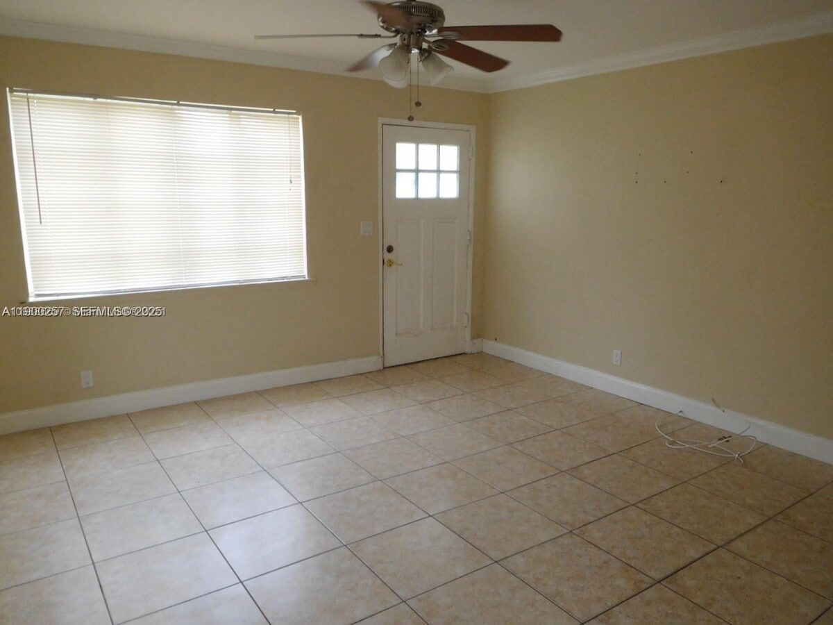 Photo - 2220 Grant St