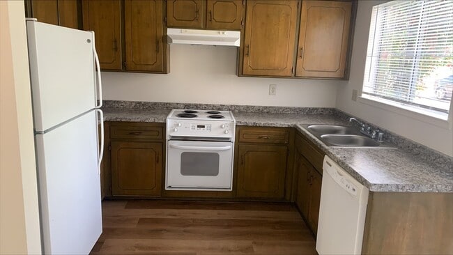 Photo - 2 Bedrooms, 1.5 Bathrooms Unit 02