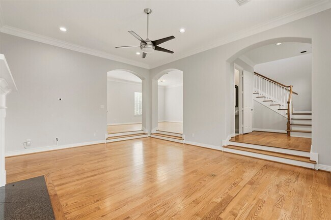 Photo - 822 Stuart St