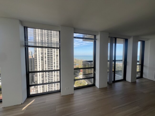 Photo - 1660 N La Salle Dr Unit 2812