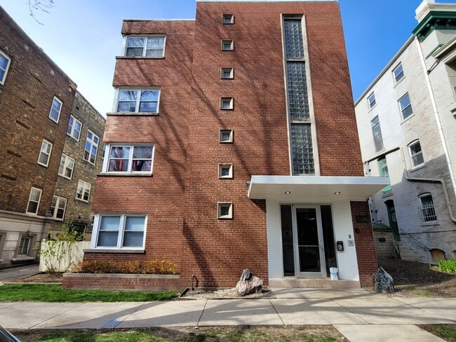 Building Photo - 1026 Lyon Rental