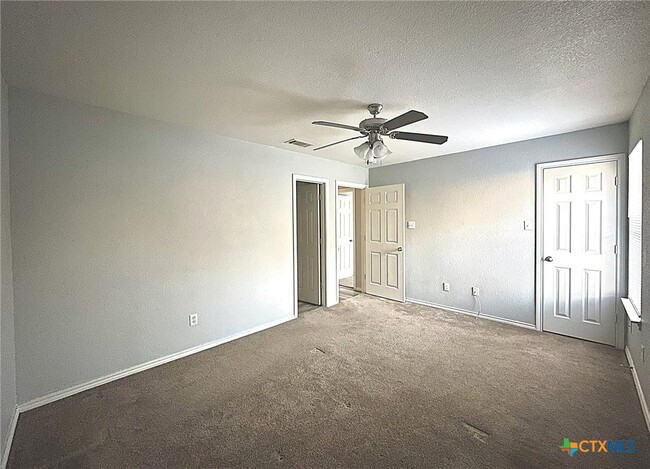 Building Photo - 2710 Ashley Dr