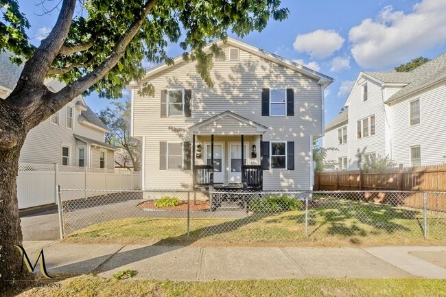 Building Photo - 581-583 Armory Street Unit 583 Armory Street Rental