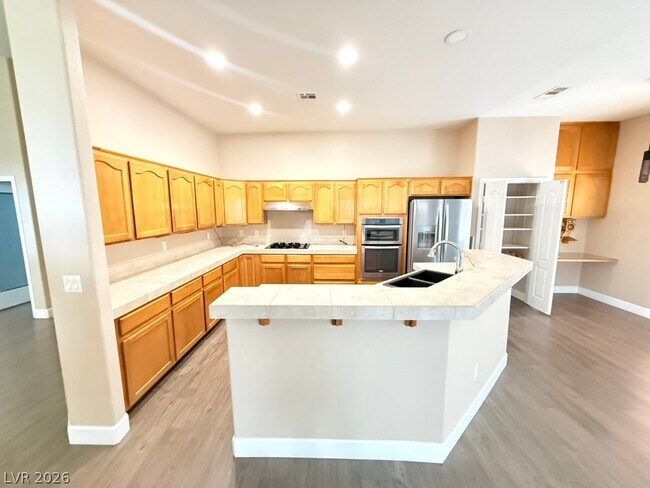 275 Macsnap Ave