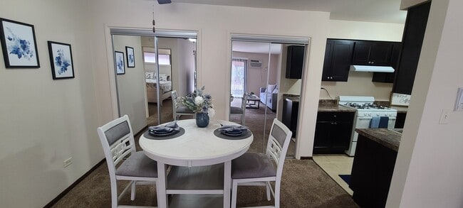 1-Bedroom Dining