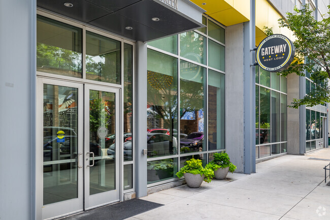 Building Photo - Gateway West Loop Rental