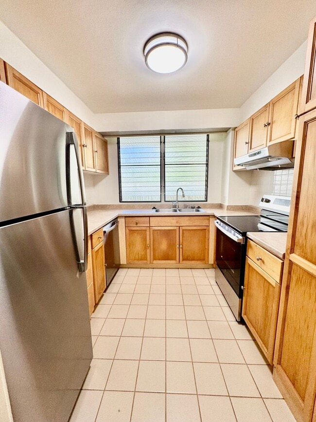 Photo - Available now | A 2 Bedroom, 2 Bathroom Condo with 2 assigned parking stalls at The Plaza Hawaii Kai Unidad 205