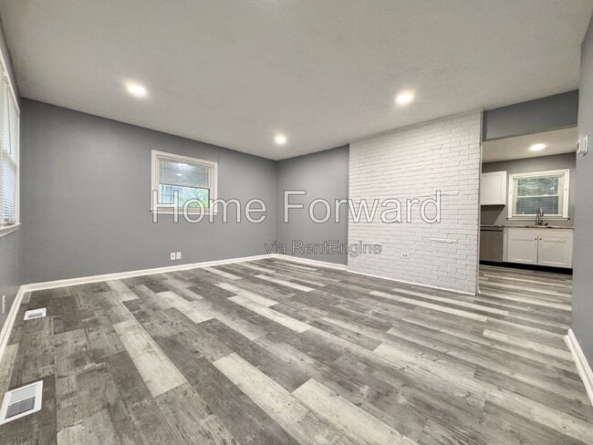 1720 Traveller Rd
