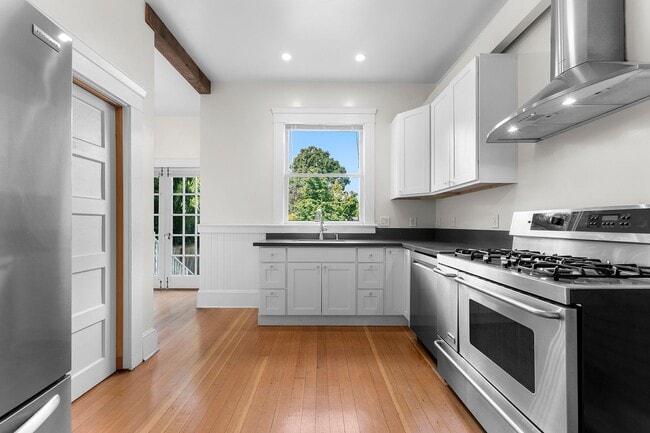 Building Photo - NENO1 - 1549-1601 SE 32nd Place Unit 1601