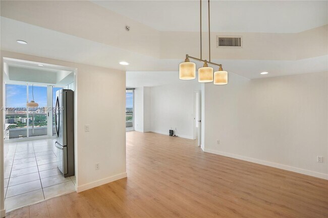 21205 Yacht Club Dr Unit 2604