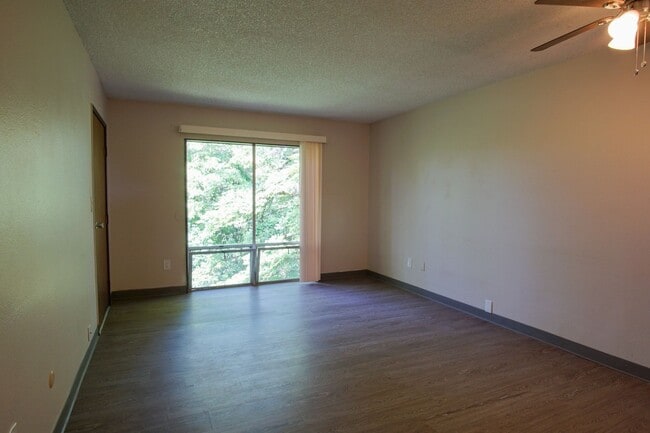 Photo - Top Floor One Bedroom Near OHSU Ready Early January! Unidad 312