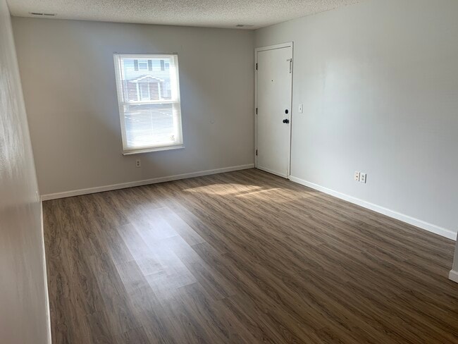 Photo - 822 Highland Hill Ct Unit G