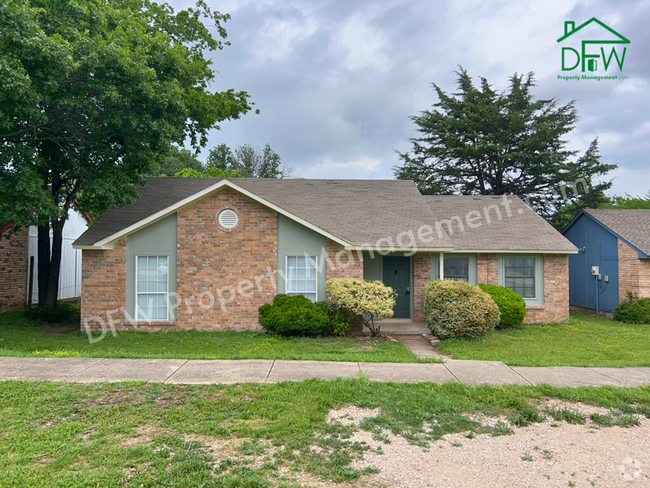 Building Photo - Charming 4-Bedroom Home with Spacious Livi...