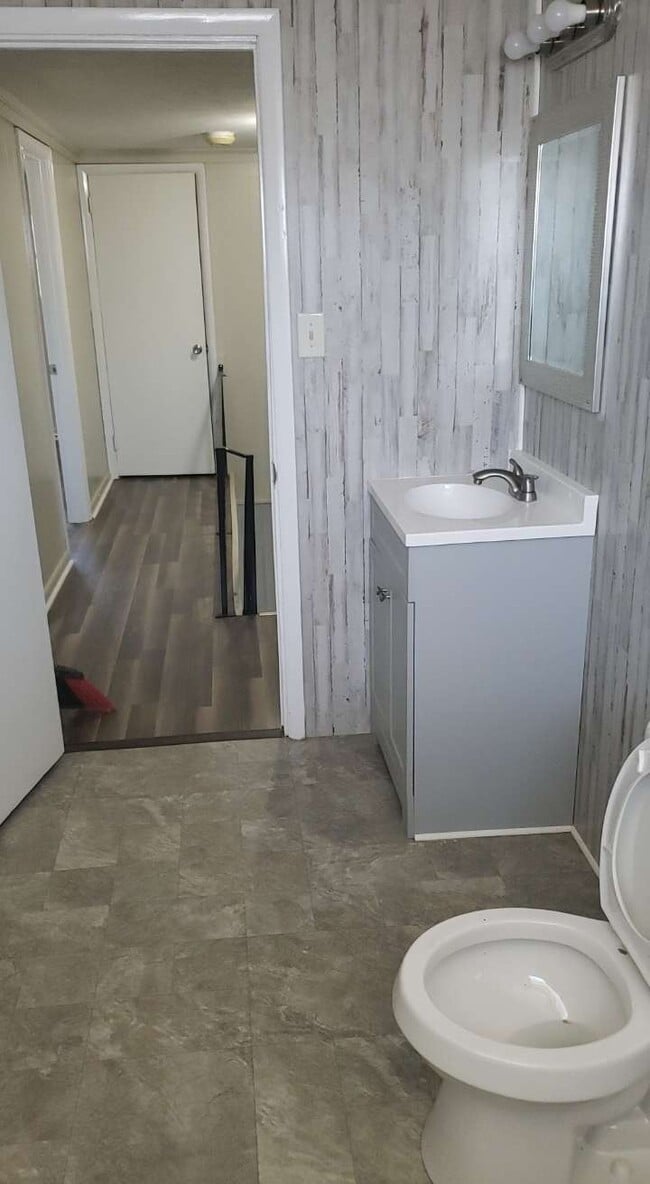 Photo - 1950 Park Ave