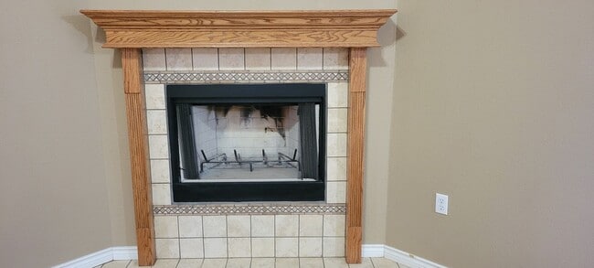 Photo - LARGE 4 BEDROOM HOME IN NORTHEAST CLOVIS