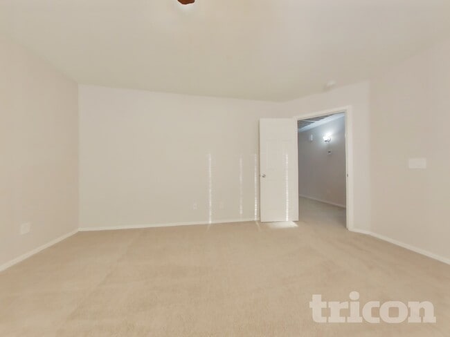 Photo - 3017 N 89th Dr