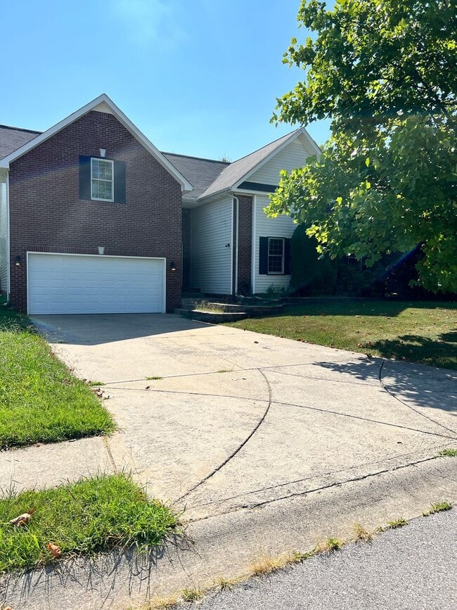 Building Photo - Three bedroom with bonus room and fence! Rental