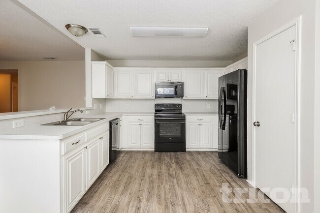 Photo - 516 Cambridge Dr