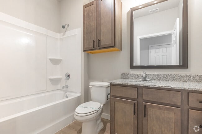 3BR, 2BA - 1,401SF - Bathroom