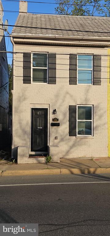 Building Photo - 115 S Locust St