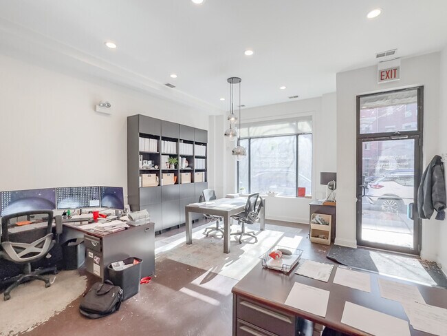 Photo - 1724 W Belmont Ave Unit 1