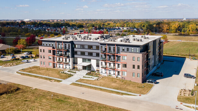 Building Photo - The Residence @ Willow Falls Rental