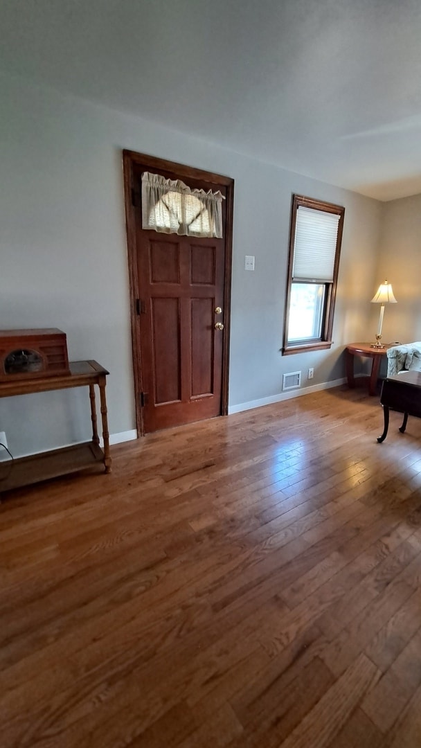 Photo - 310 N La Salle Ave