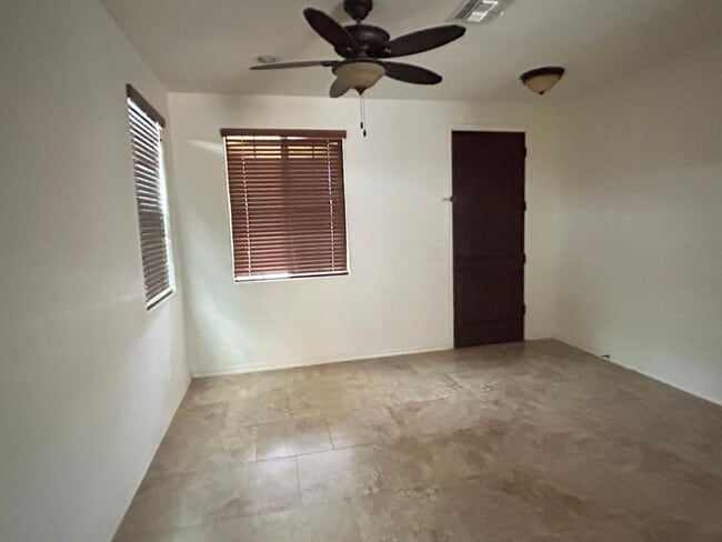 Photo - 5537 W Desert Hollow Dr