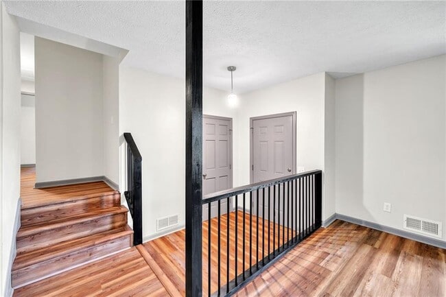 Photo - 5902 Cumming Hwy