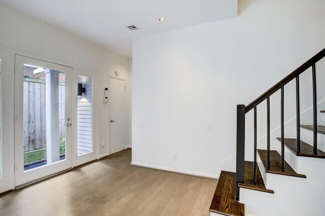 Photo - 1417 Harold St