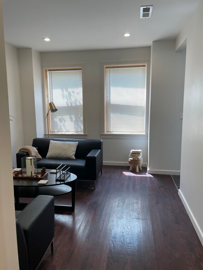 Building Photo - 2336 W 22nd Pl Unit 1 Rental