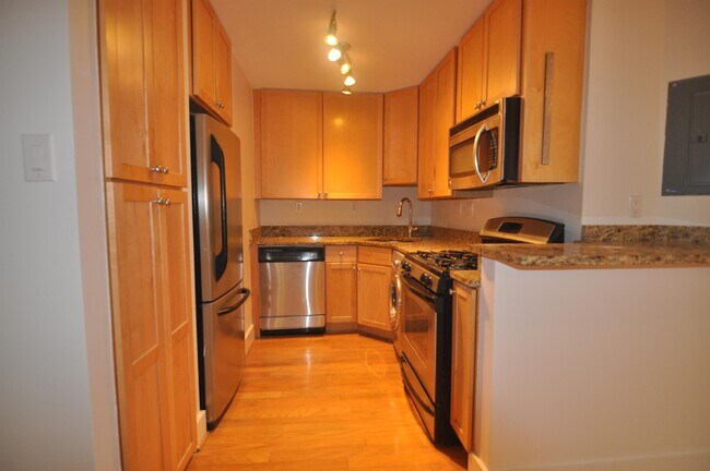 Photo - 4840 MacArthur Blvd NW