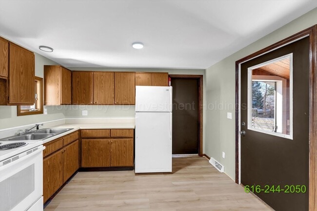 Photo - 110 W Elm St Unit 1