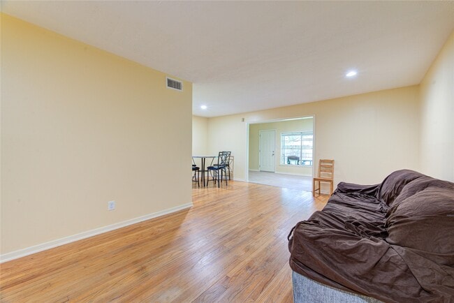 Photo - 4046 Woodfin St