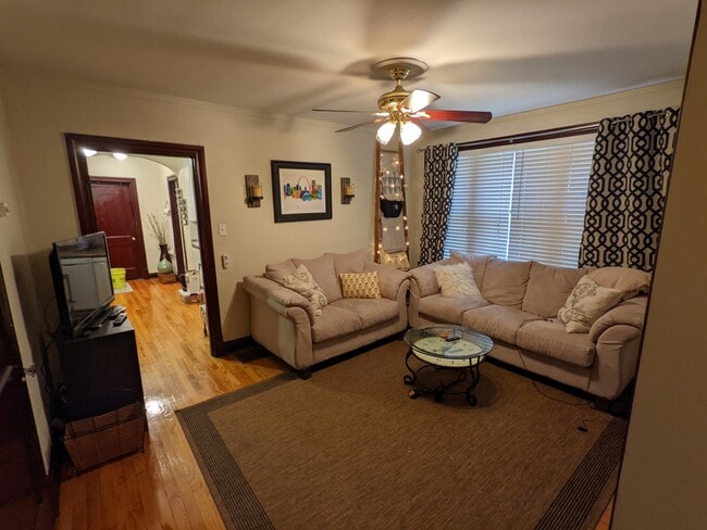 Building Photo - 6633 Alamo Avenue Unit 1E Rental