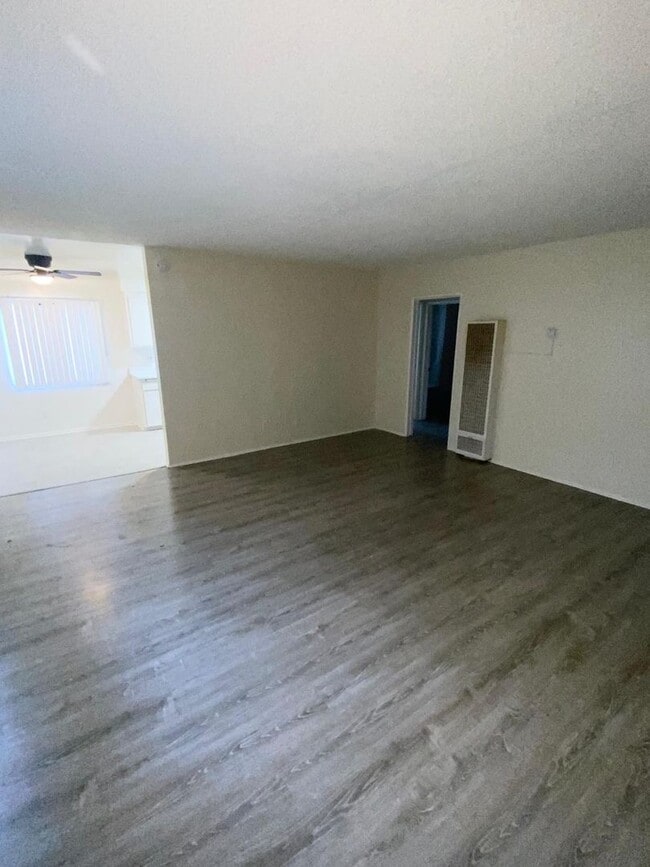 Photo - 14815 Prairie Ave