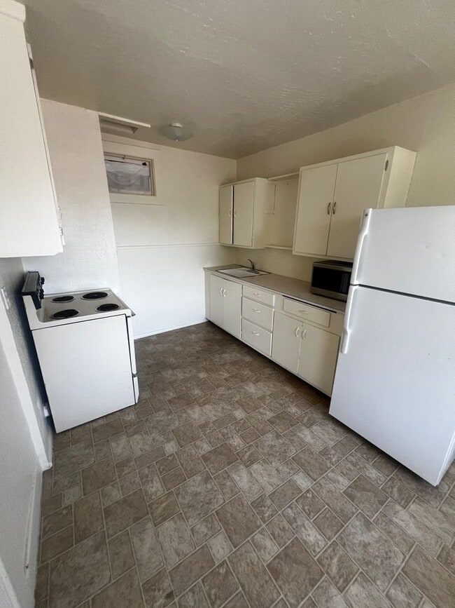 Photo - 548 W Bonneville St Unit 548 W Bonneville # 4